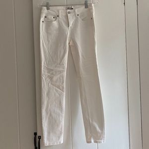 ***NEVER WORN!!*** White Vineyard Vines Jeans